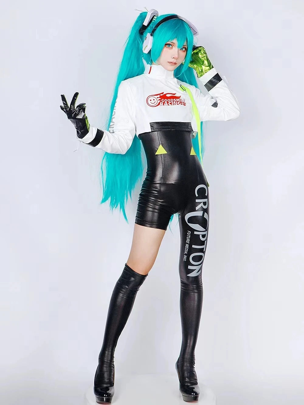 Victorious Miku Racing Cosplay