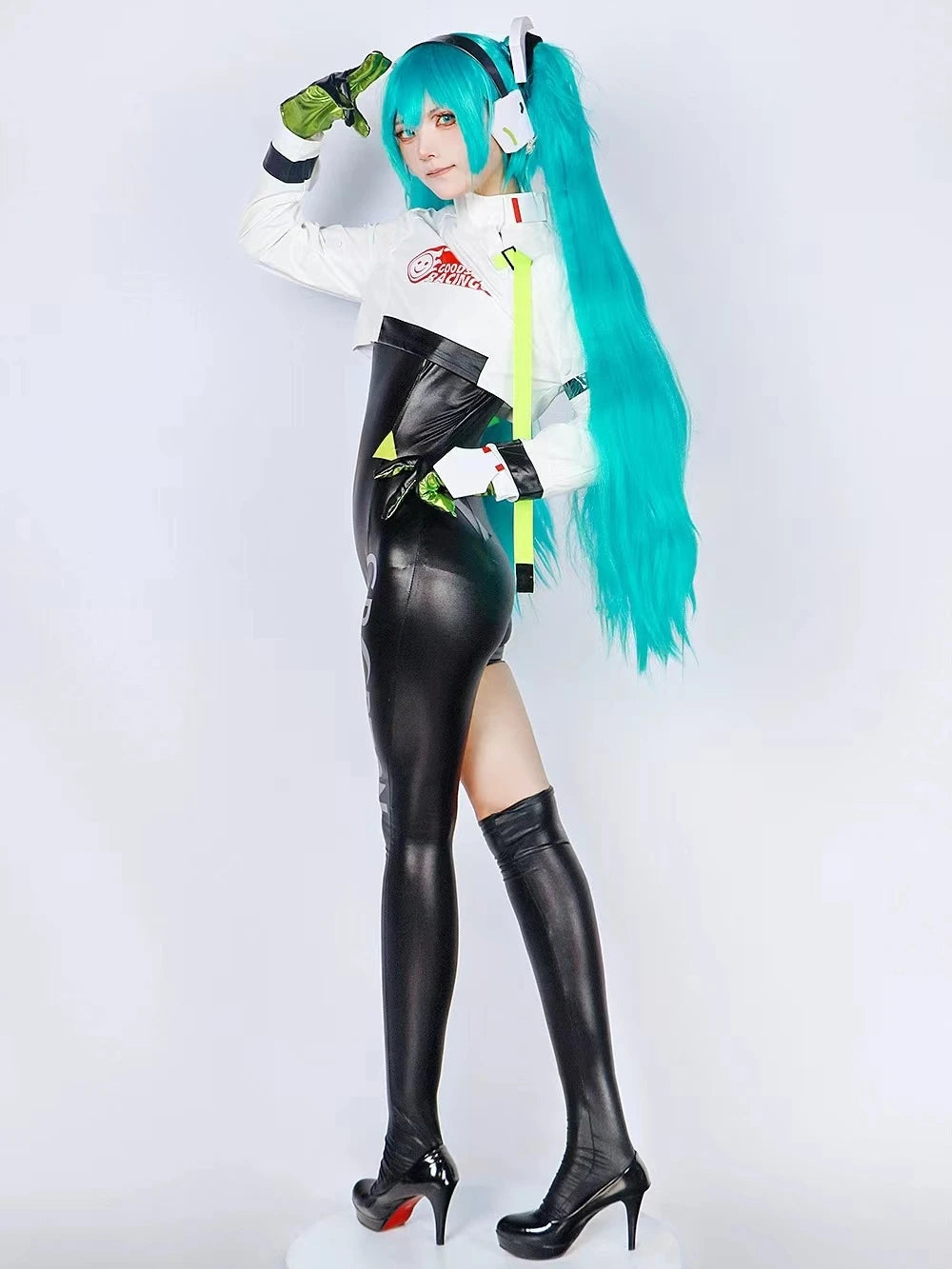 Victorious Miku Racing Cosplay