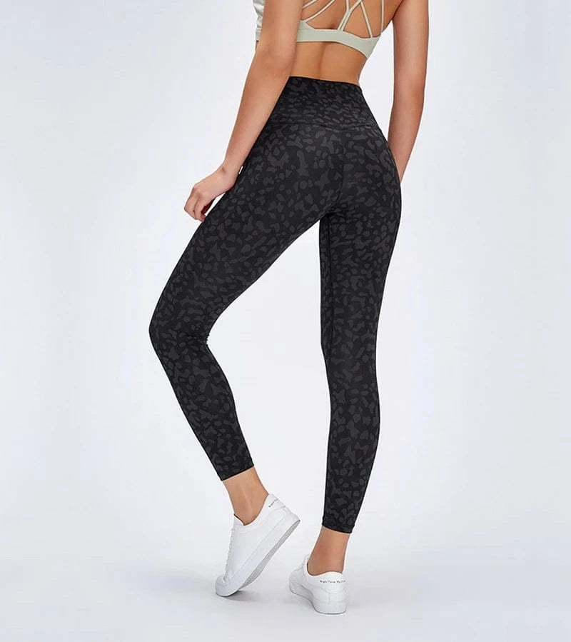 Camo Leggings Women Sportswear/ High Waisted / Naked-feeling/ Victorious Wilderness Run