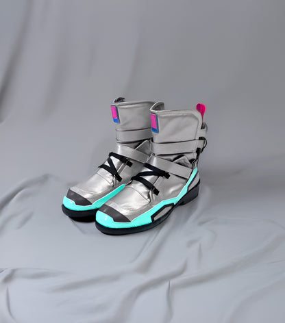 Apex Sparrow Cosplay