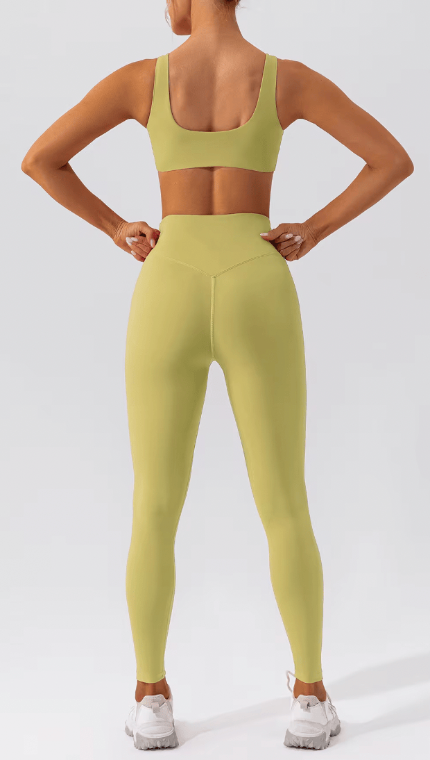 Green / L Victorious ThunderGlow Sports Bra